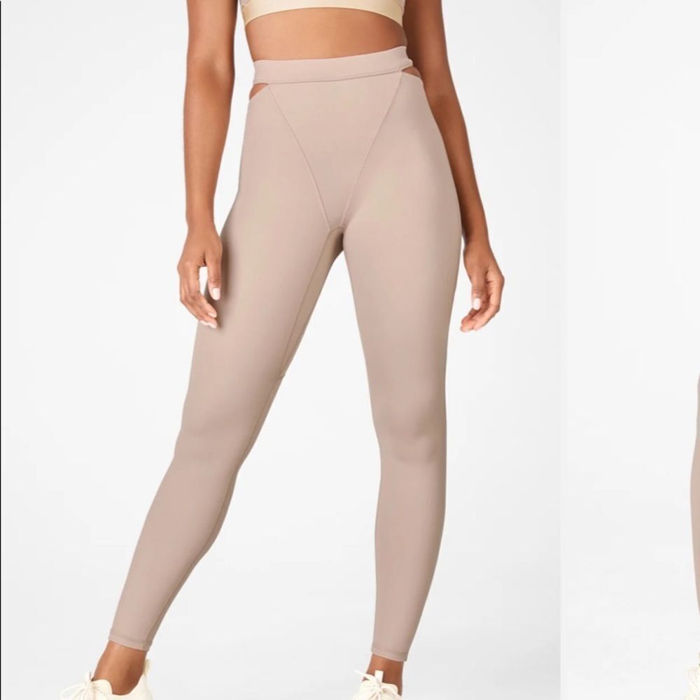 New Fabletics High-Waisted Motion365 Urban Women’s size Large